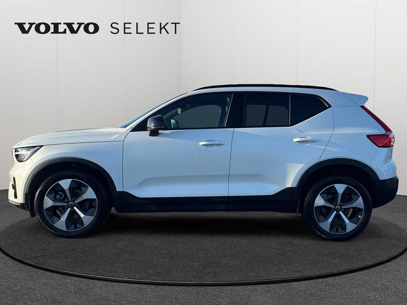 Volvo XC40 XC40 Plus, B3 Mild Hybrid, Essence, Dark