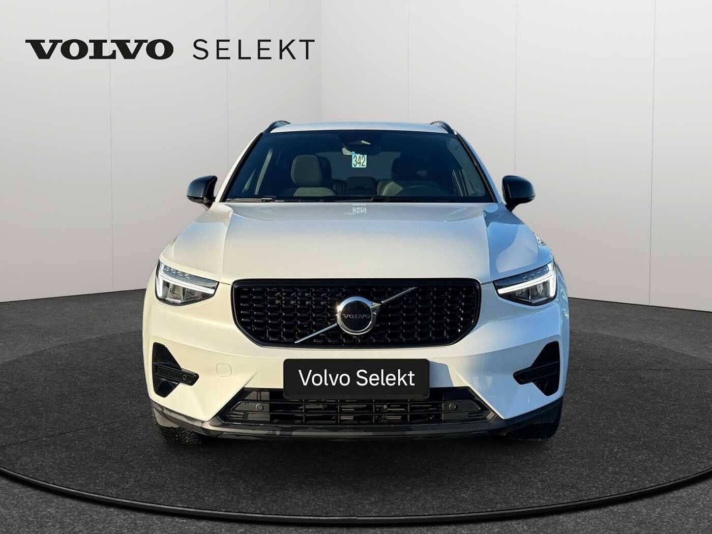 Volvo XC40 XC40 Plus, B3 Mild Hybrid, Essence, Dark