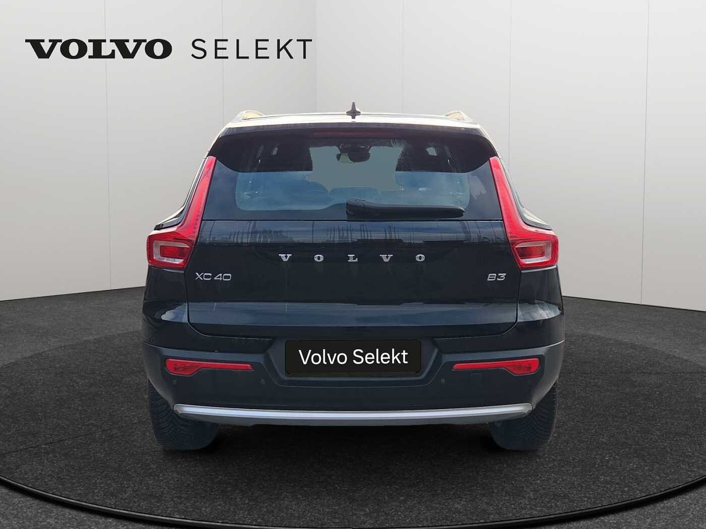 Volvo XC40 XC40 Core, B3 Mild Hybrid, Essence