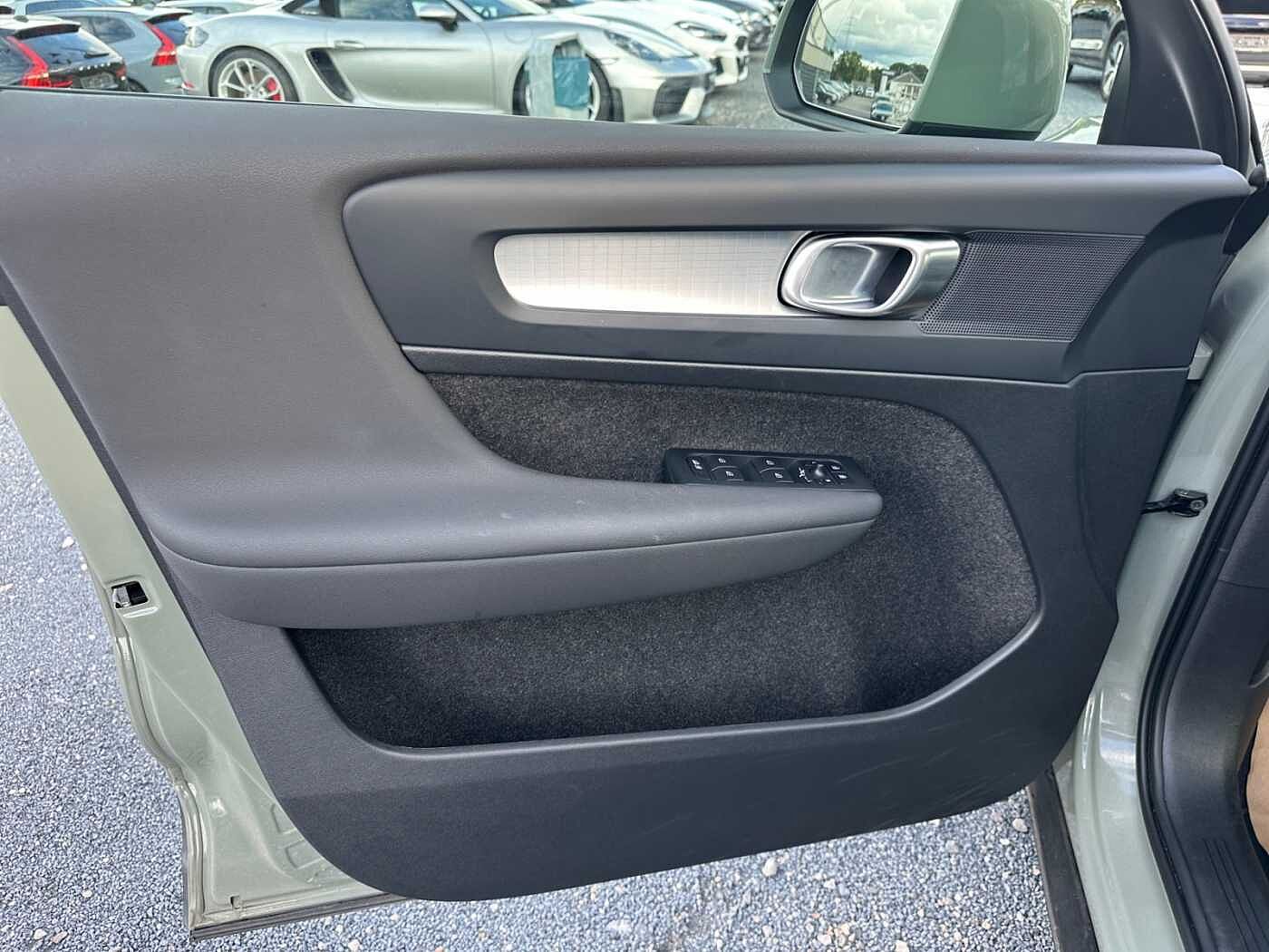 Volvo XC40 XC40 Core, B3 Mild Hybrid, Essence