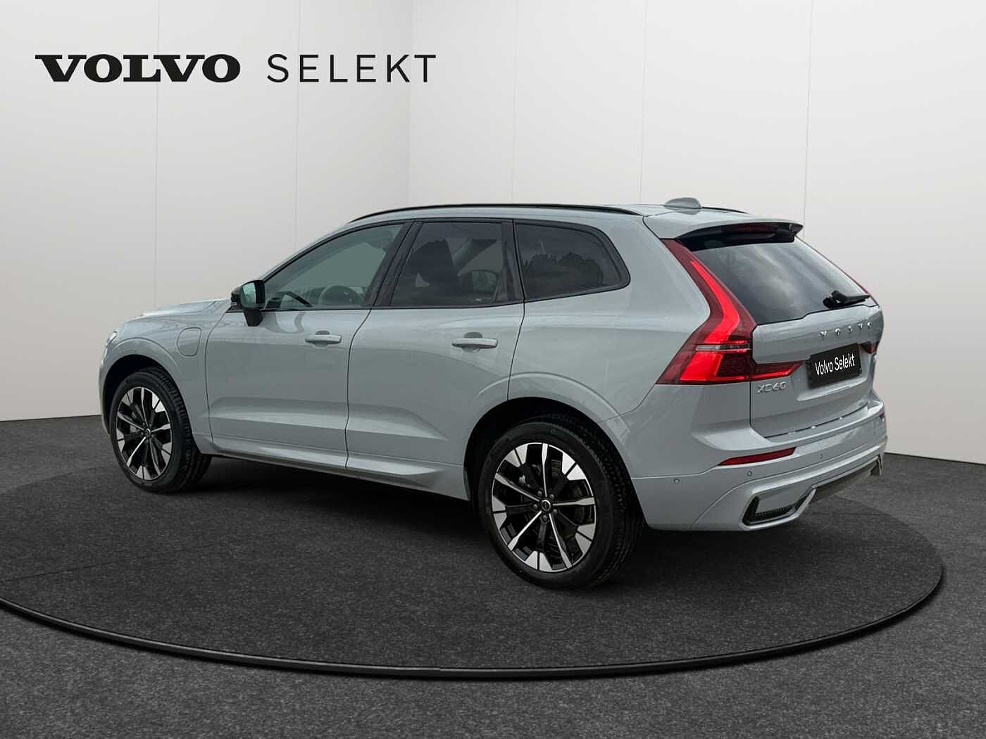 Volvo XC60 XC60 Plus, T6 AWD Plug-in Hybrid, Elektrisch/Benzin, Dark