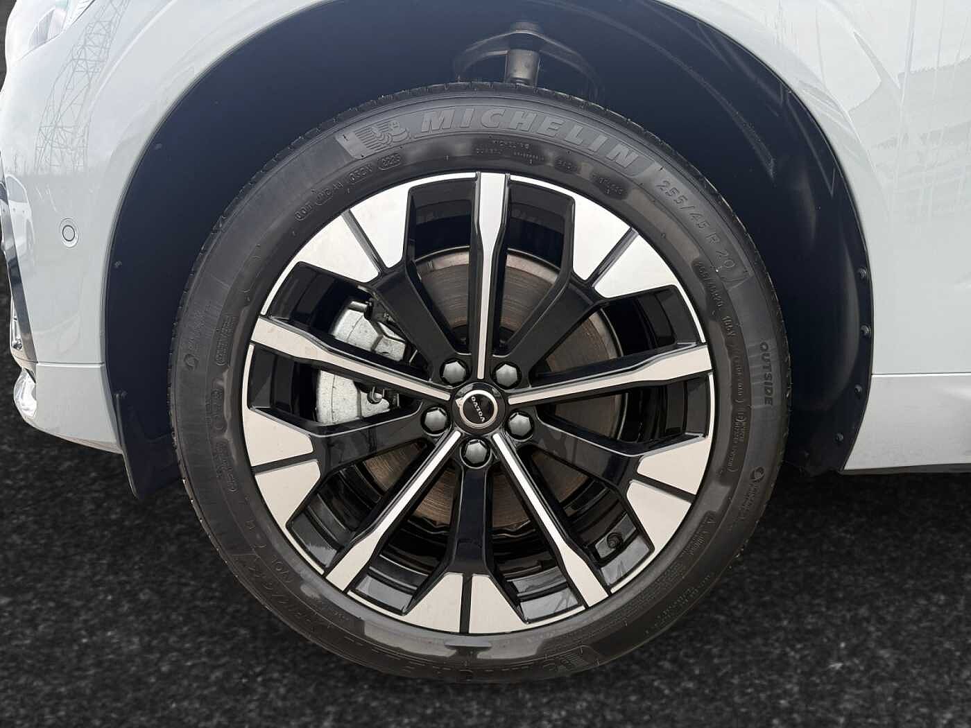 Volvo XC60 XC60 Plus, T6 AWD Plug-in Hybrid, Elektrisch/Benzin, Dark