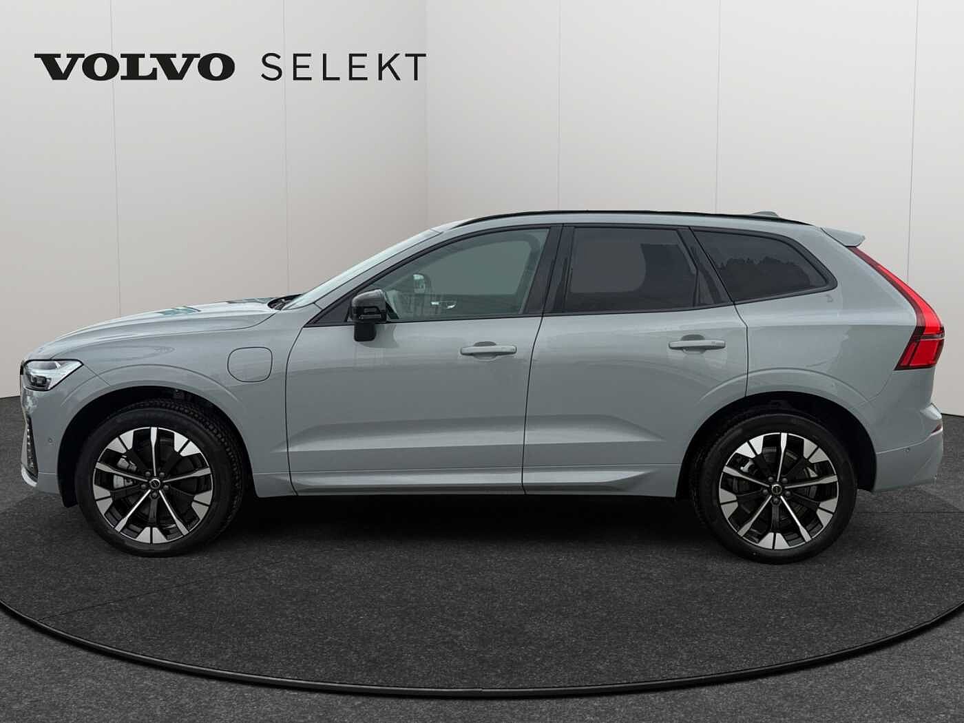 Volvo XC60 XC60 Plus, T6 AWD Plug-in Hybrid, Elektrisch/Benzin, Dark