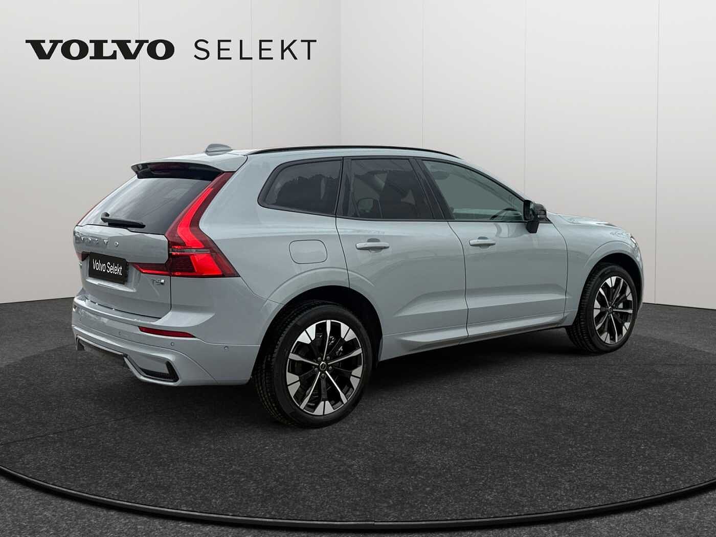 Volvo XC60 XC60 Plus, T6 AWD Plug-in Hybrid, Elektrisch/Benzin, Dark