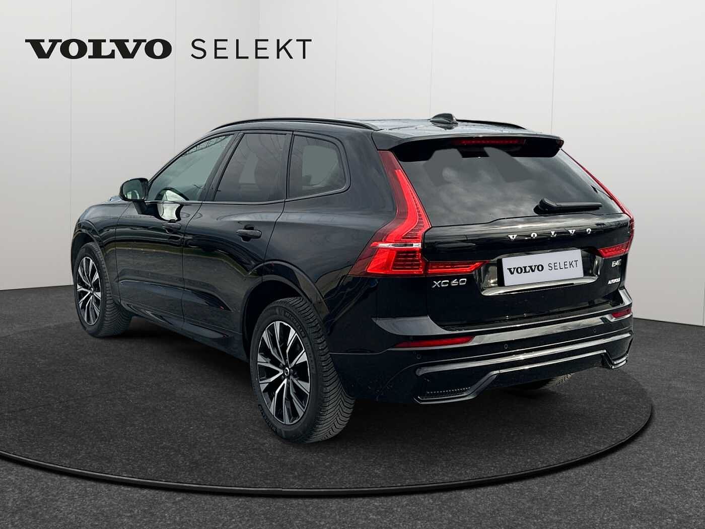 Volvo XC60 XC60 Plus, B4 AWD Mild Hybrid, Diesel, Dark