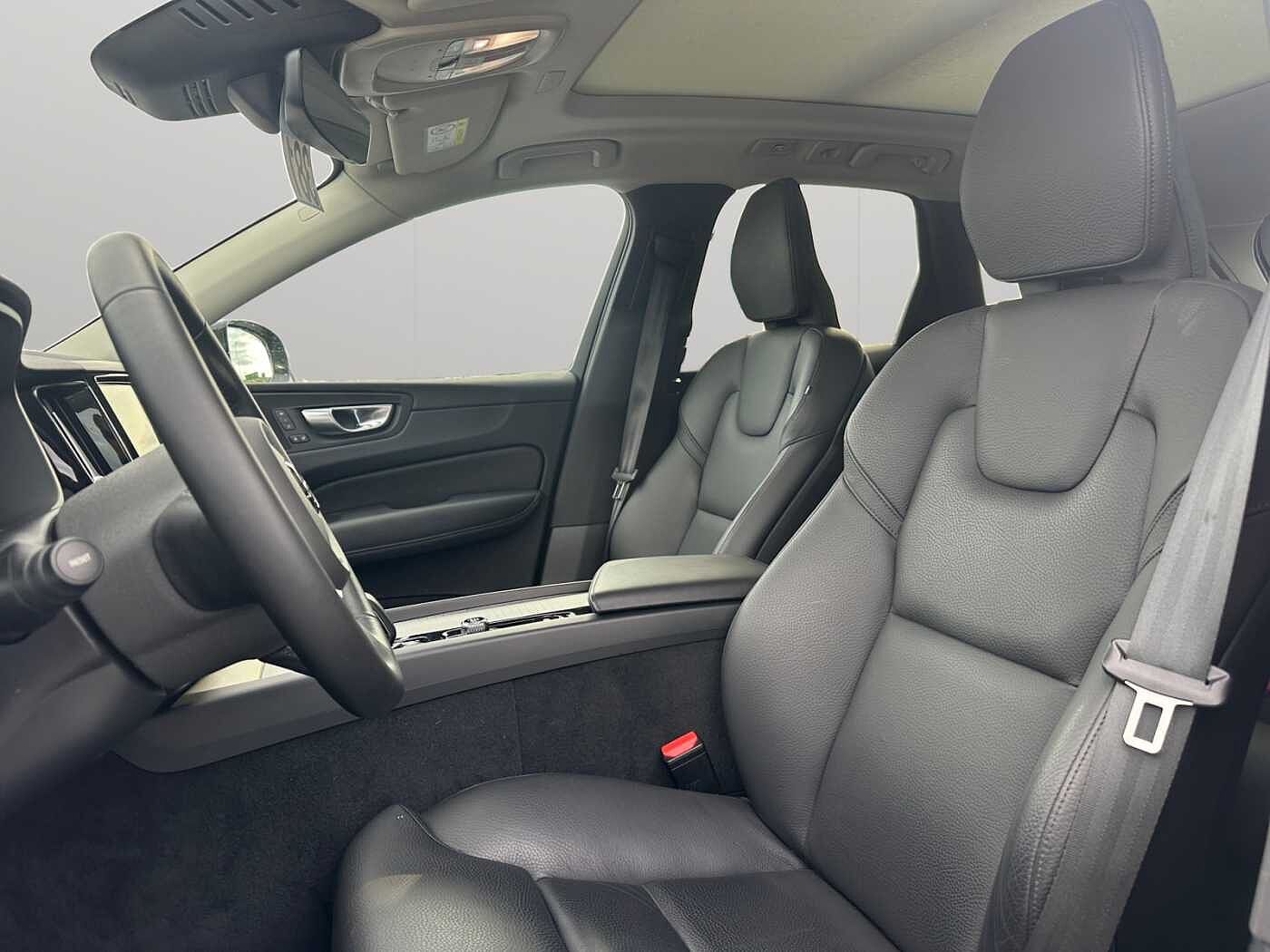Volvo XC60 XC60 Plus, B4 AWD Mild Hybrid, Diesel, Dark