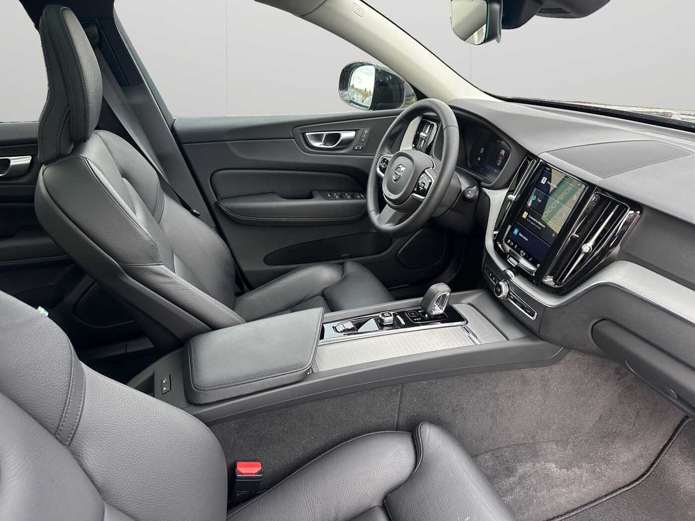 Volvo XC60 XC60 Plus, B4 AWD Mild Hybrid, Diesel, Dark