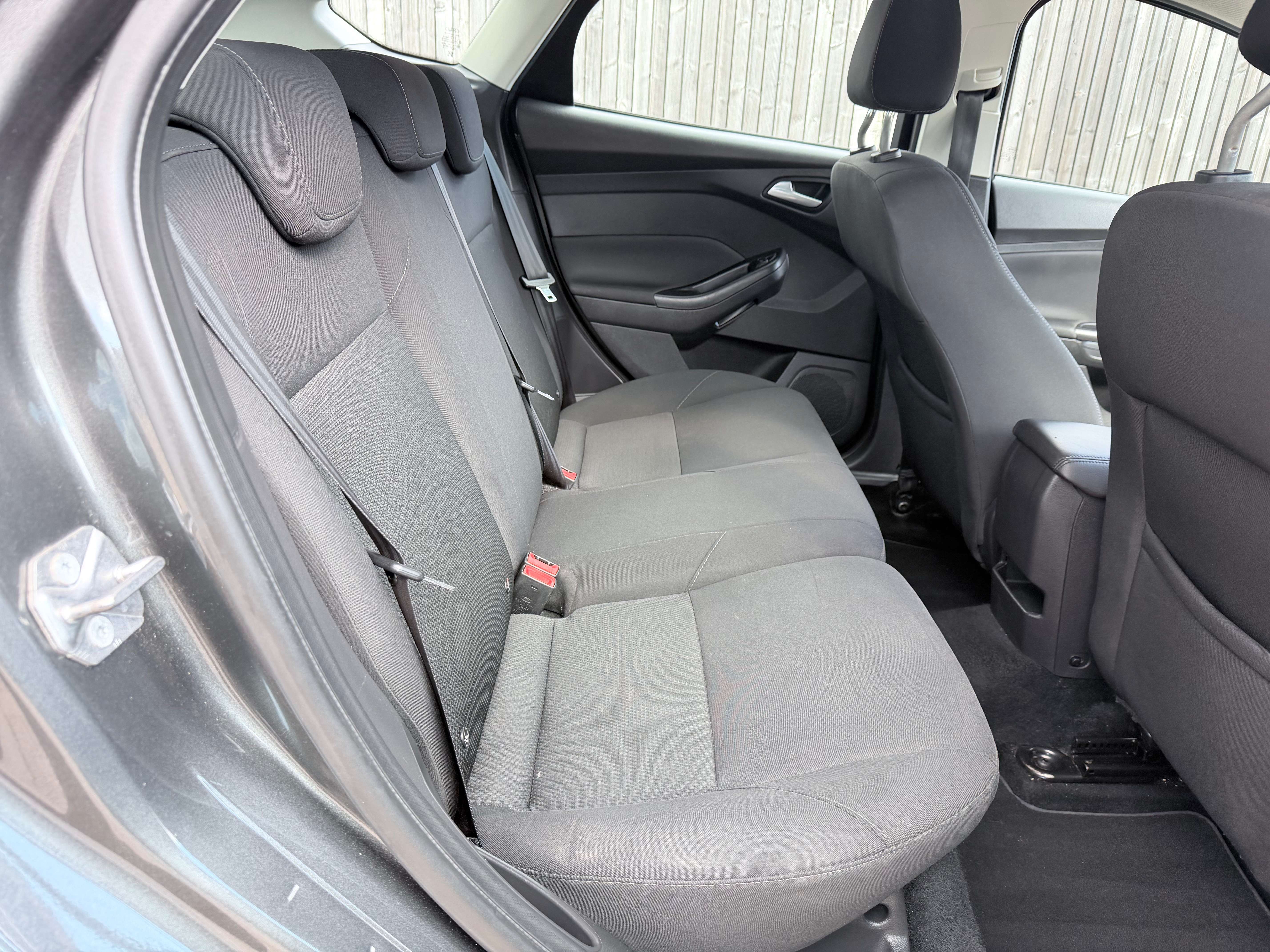 Ford Focus 1.0 EcoBoost Business Class AIRCO/PDC/16"