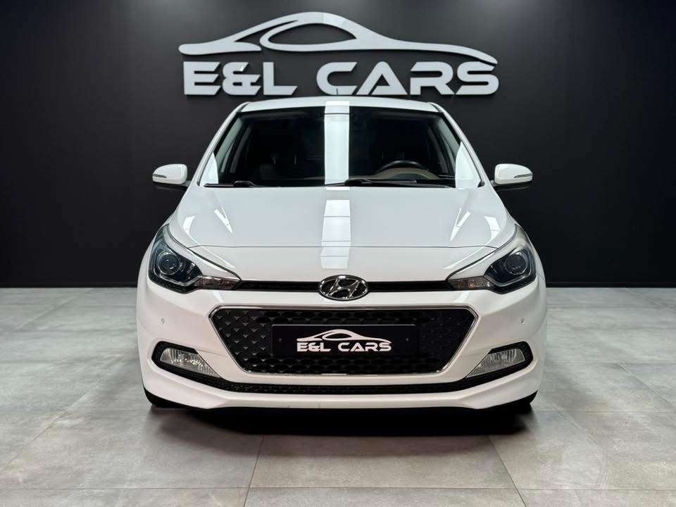 Hyundai i20 i20 1.4i **12 mois de garantie**