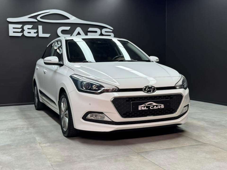 Hyundai i20 i20 1.4i **12 mois de garantie**