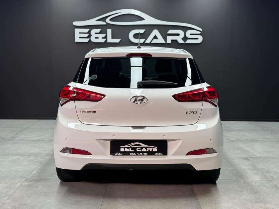 Hyundai i20 i20 1.4i **12 mois de garantie**