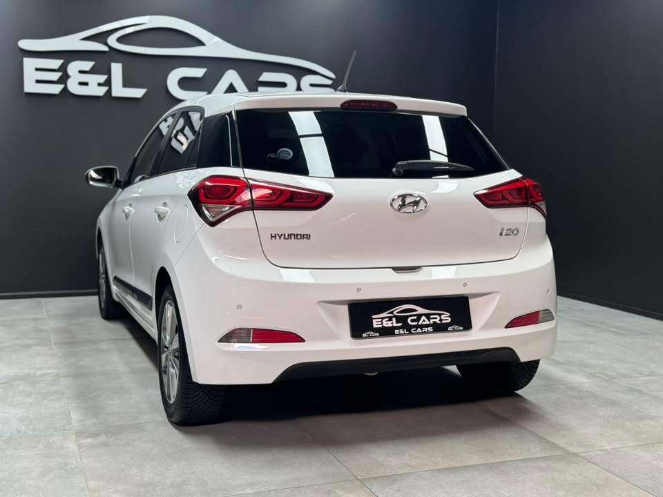 Hyundai i20 i20 1.4i **12 mois de garantie**
