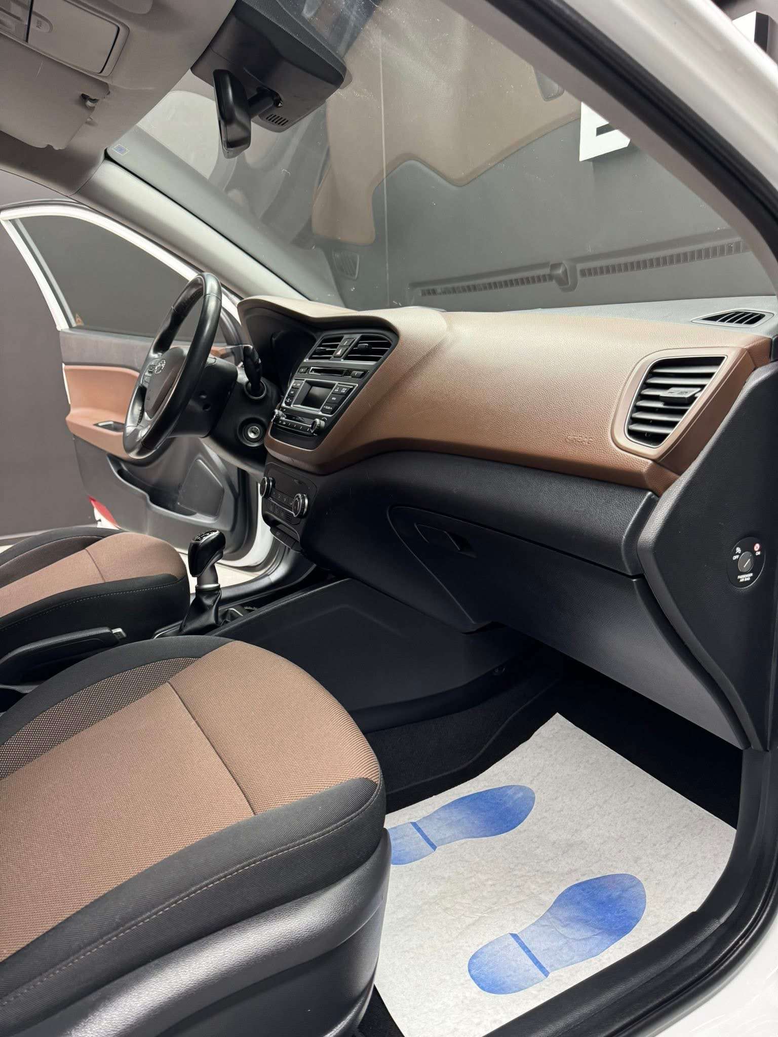 Hyundai i20 i20 1.4i **12 mois de garantie**