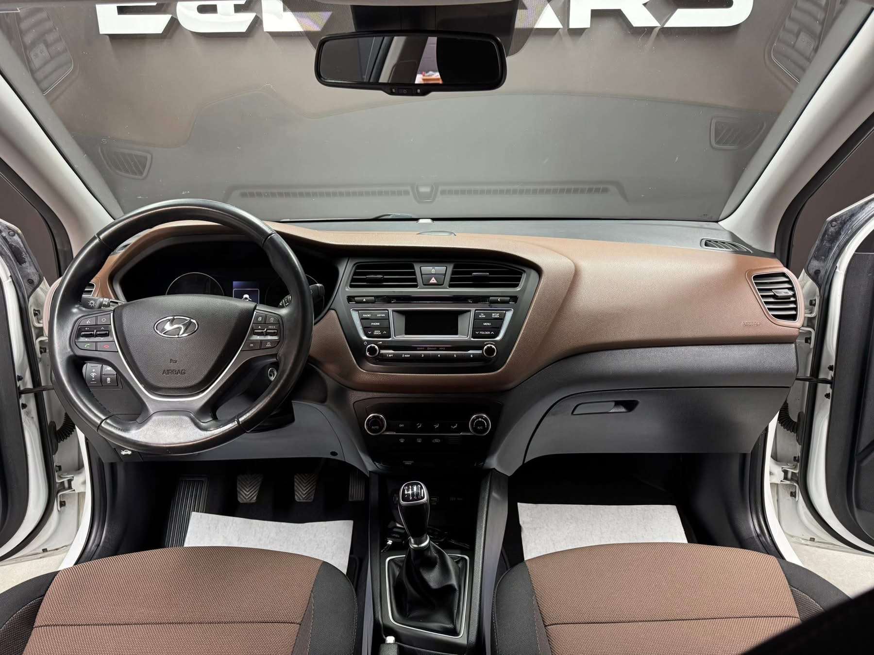 Hyundai i20 i20 1.4i **12 mois de garantie**