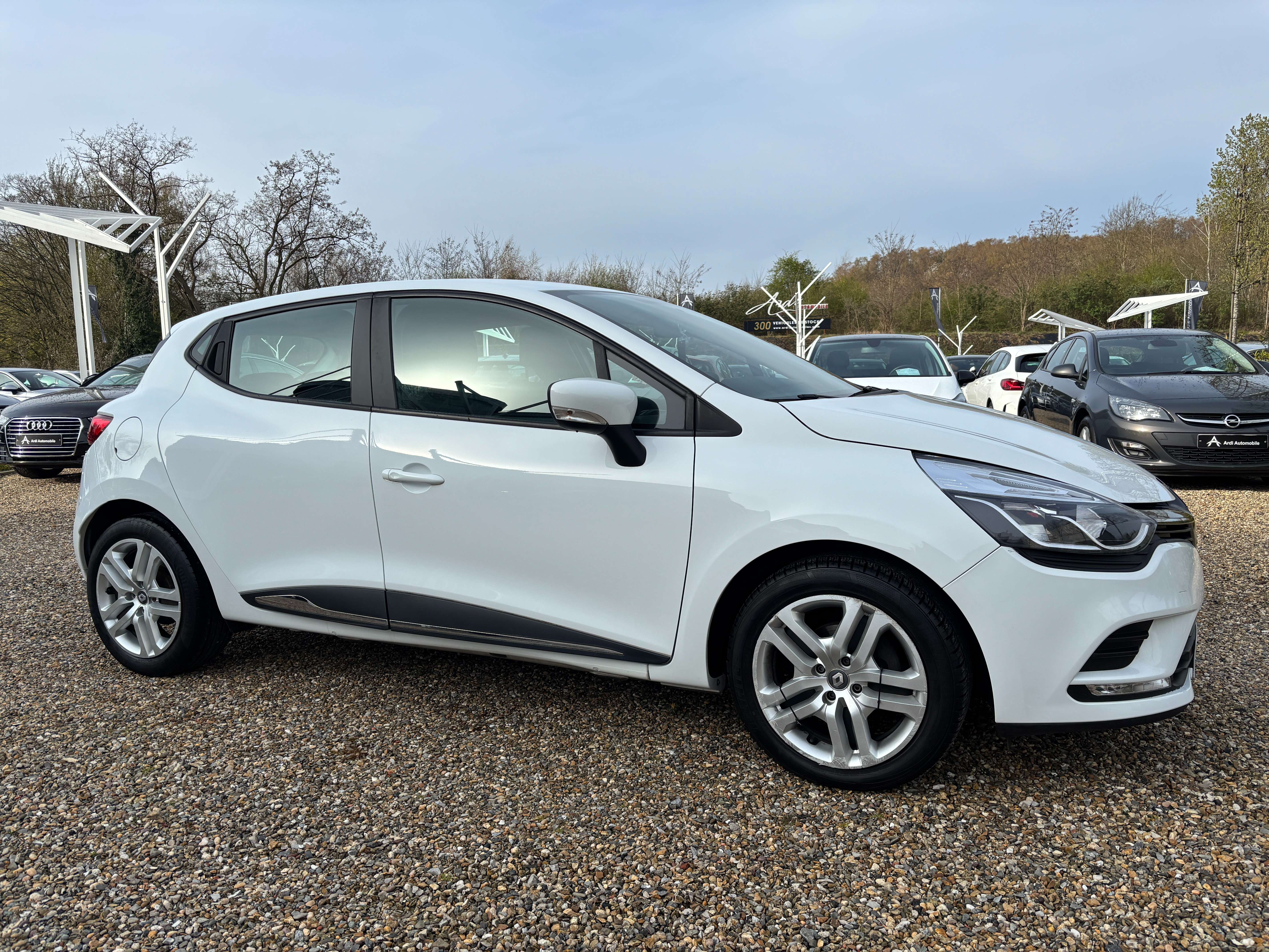 Renault Clio 1.2i *BLUETOOTH*CRUISE CONTROL*AIRCO*1ER PROPRIETAIRE*GARANTIE*