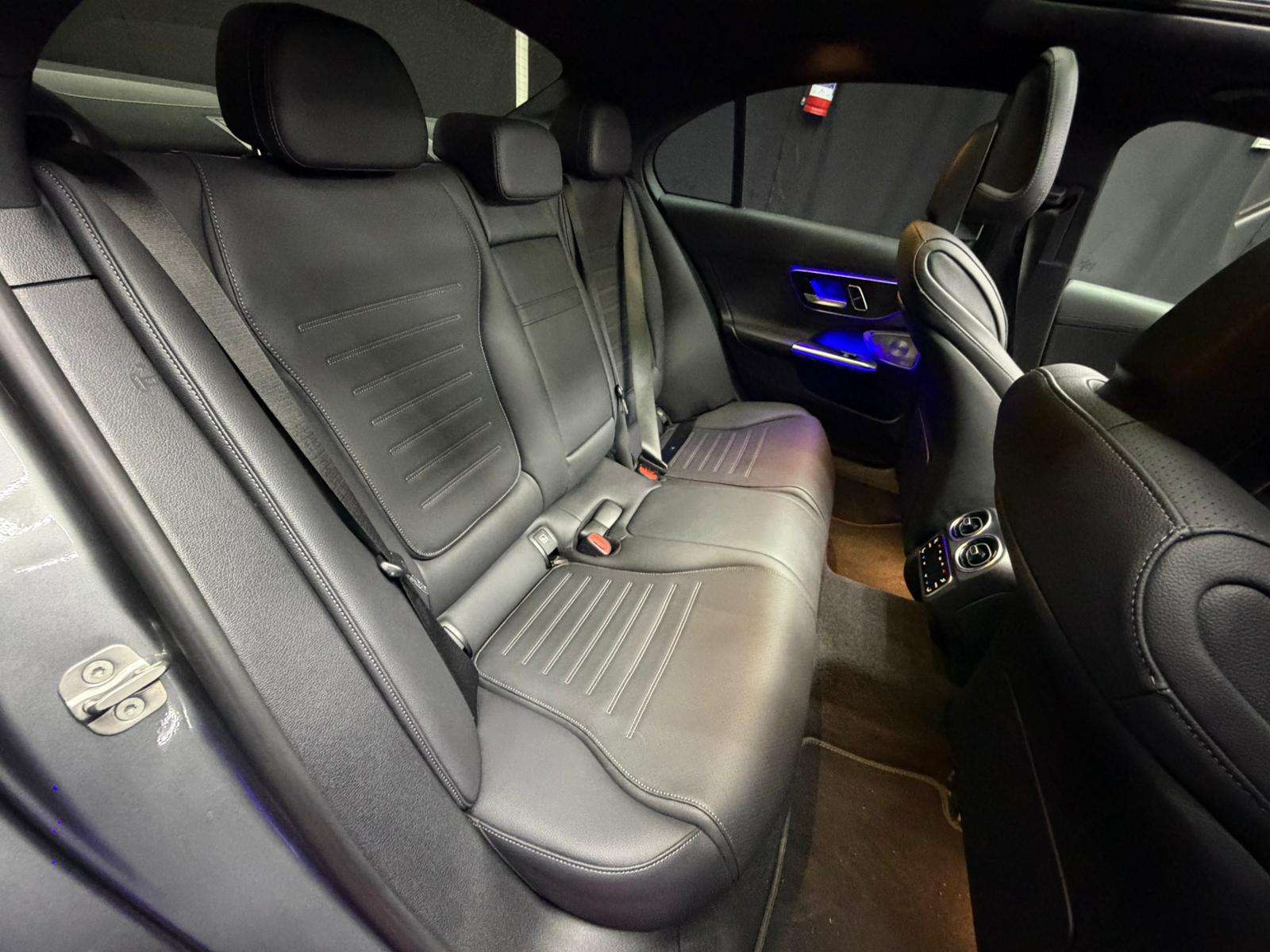 Mercedes-Benz C 200 AMG LINE / FULL OPTIONS / 1 OWNER / GARANTIE MERCEDES 06/2028 / BELGE
