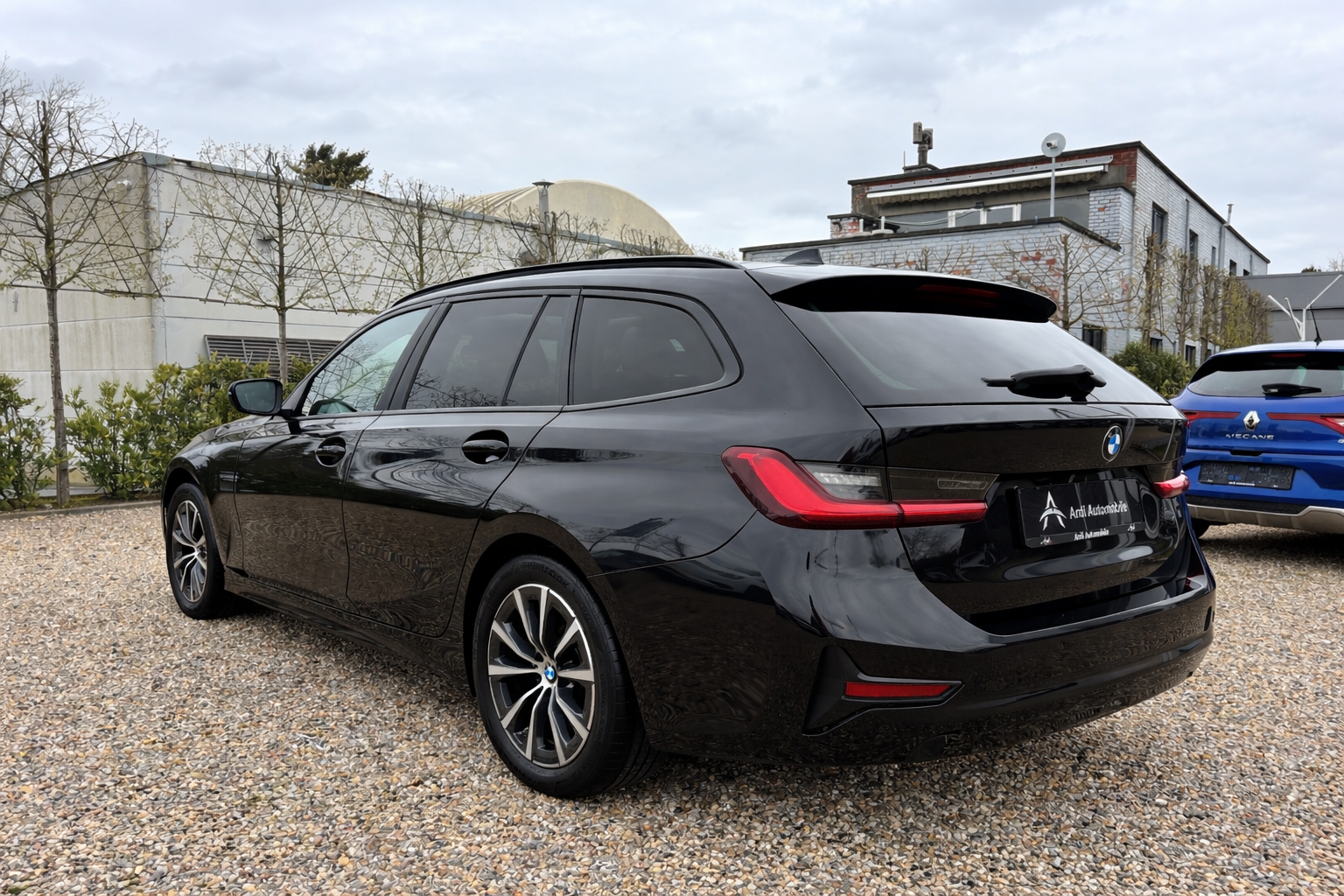 BMW 318 Touring dA *CARPLAY*TOIT OUV+PANO*PARK ASSIST*GARANTIE*