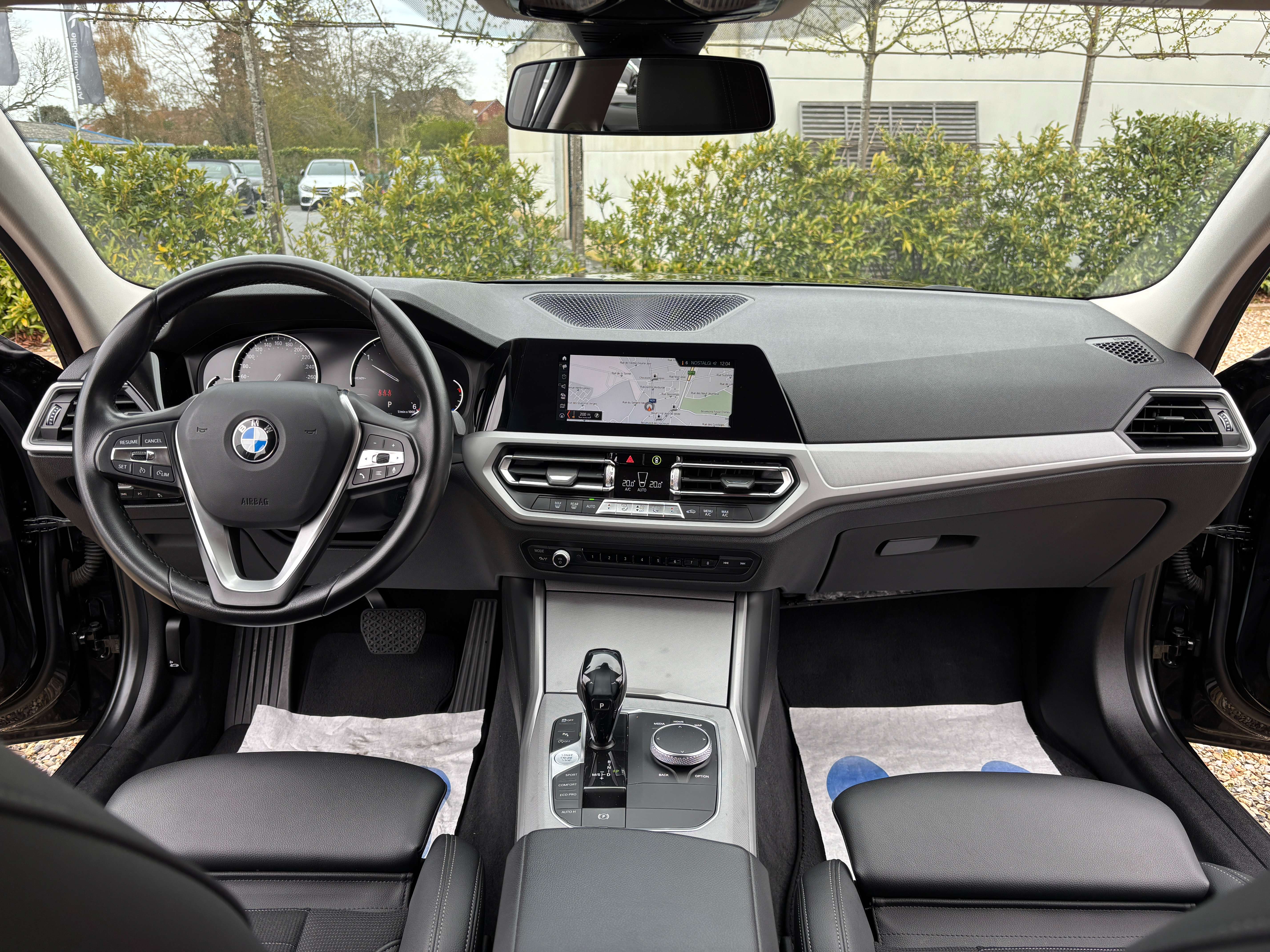 BMW 318 Touring dA *CARPLAY*TOIT OUV+PANO*PARK ASSIST*GARANTIE*
