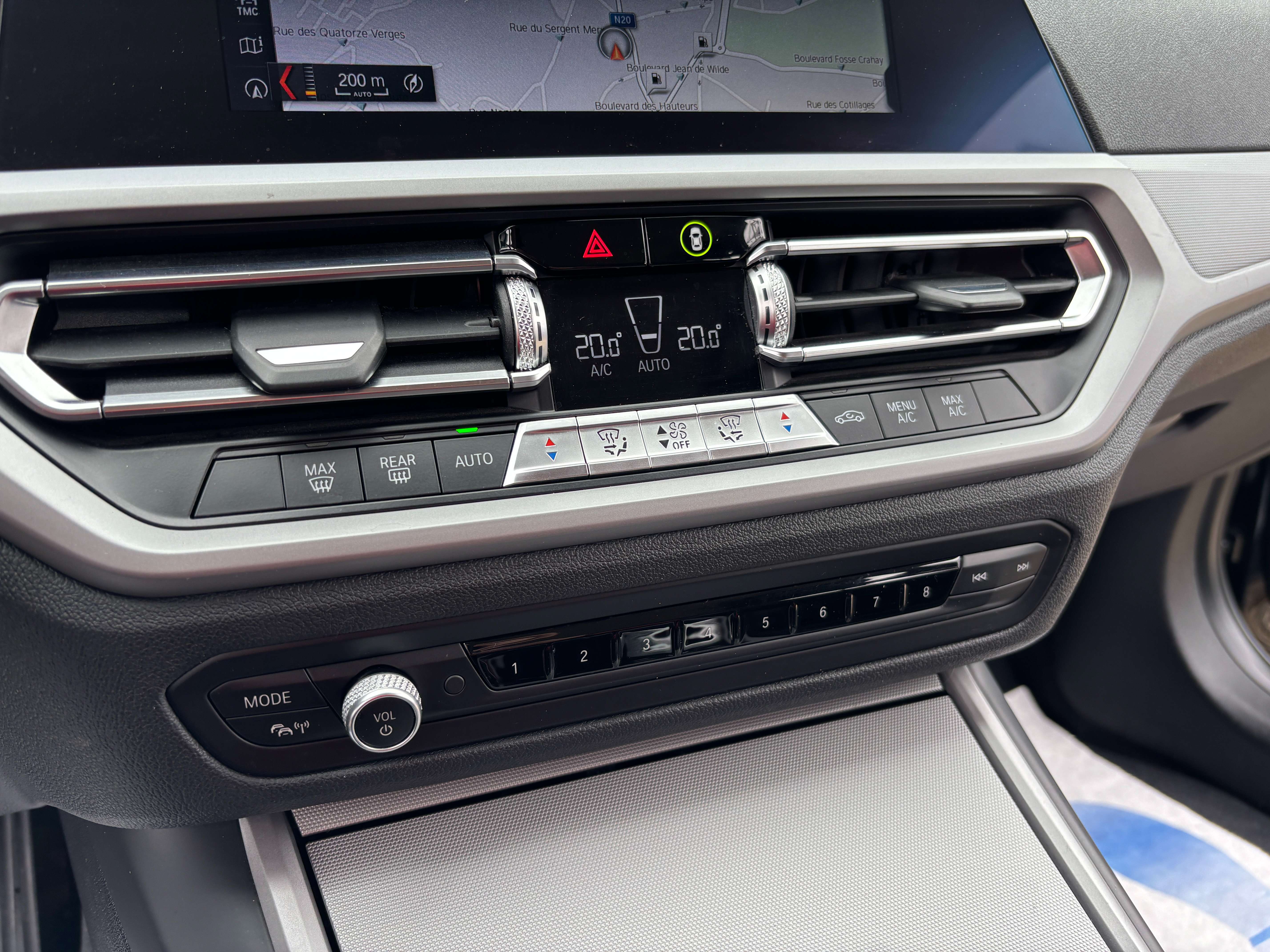 BMW 318 Touring dA *CARPLAY*TOIT OUV+PANO*PARK ASSIST*GARANTIE*