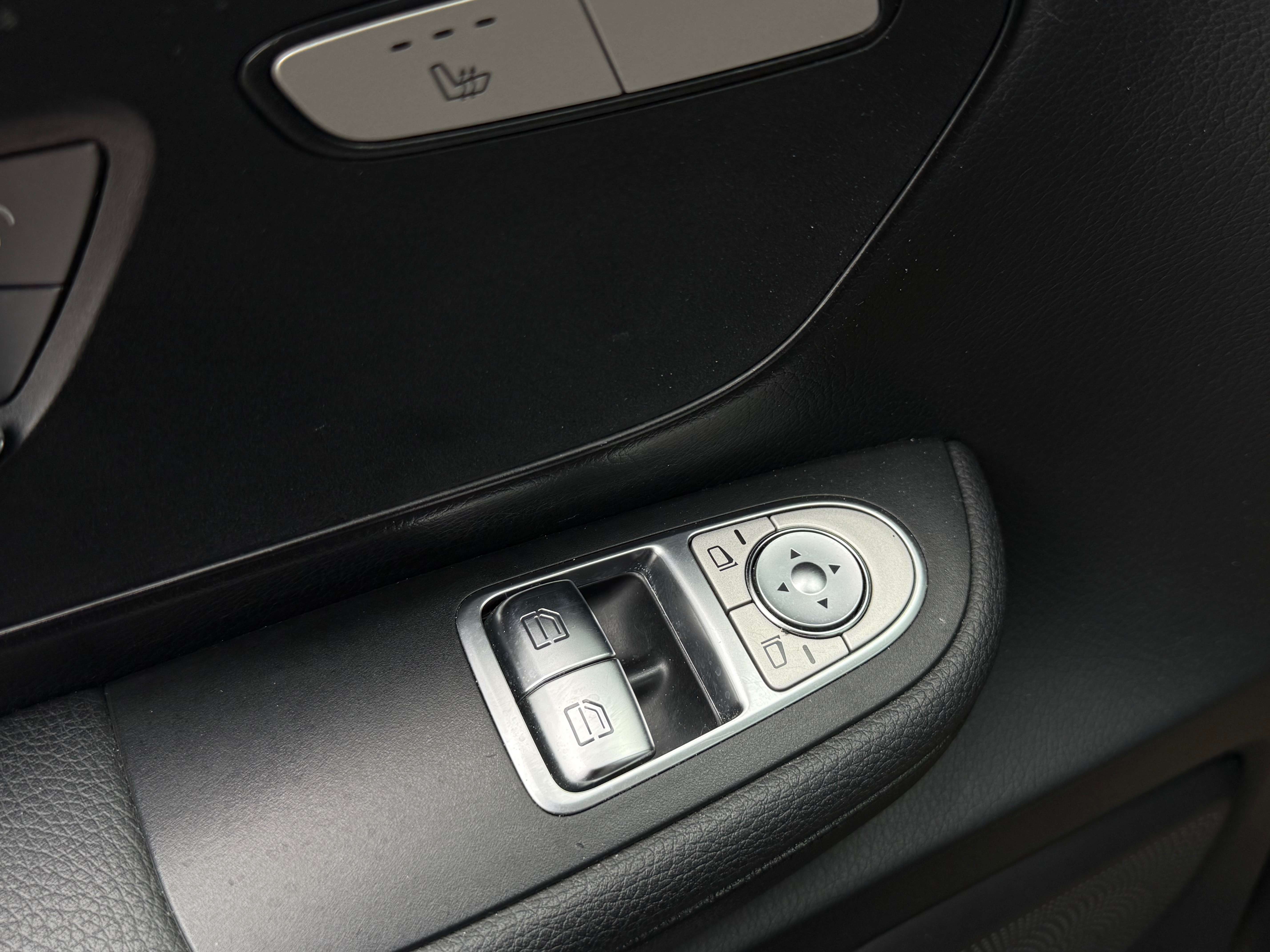 Mercedes-Benz V 220 d 7PLACES 163CV - TVAC*BTWIN - CAMERA - NAVIGATION - CRUISE - GARANTIE 12MOIS