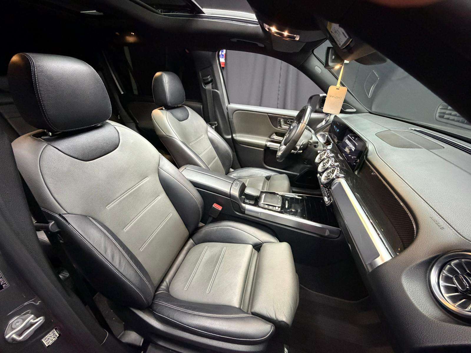 Mercedes-Benz GLB 35 AMG GLB 35 AMG 4-Matic / CARNET COMPLET MERCEDES / GARANTIE 1 MERCEDES / FULL OPTIONS