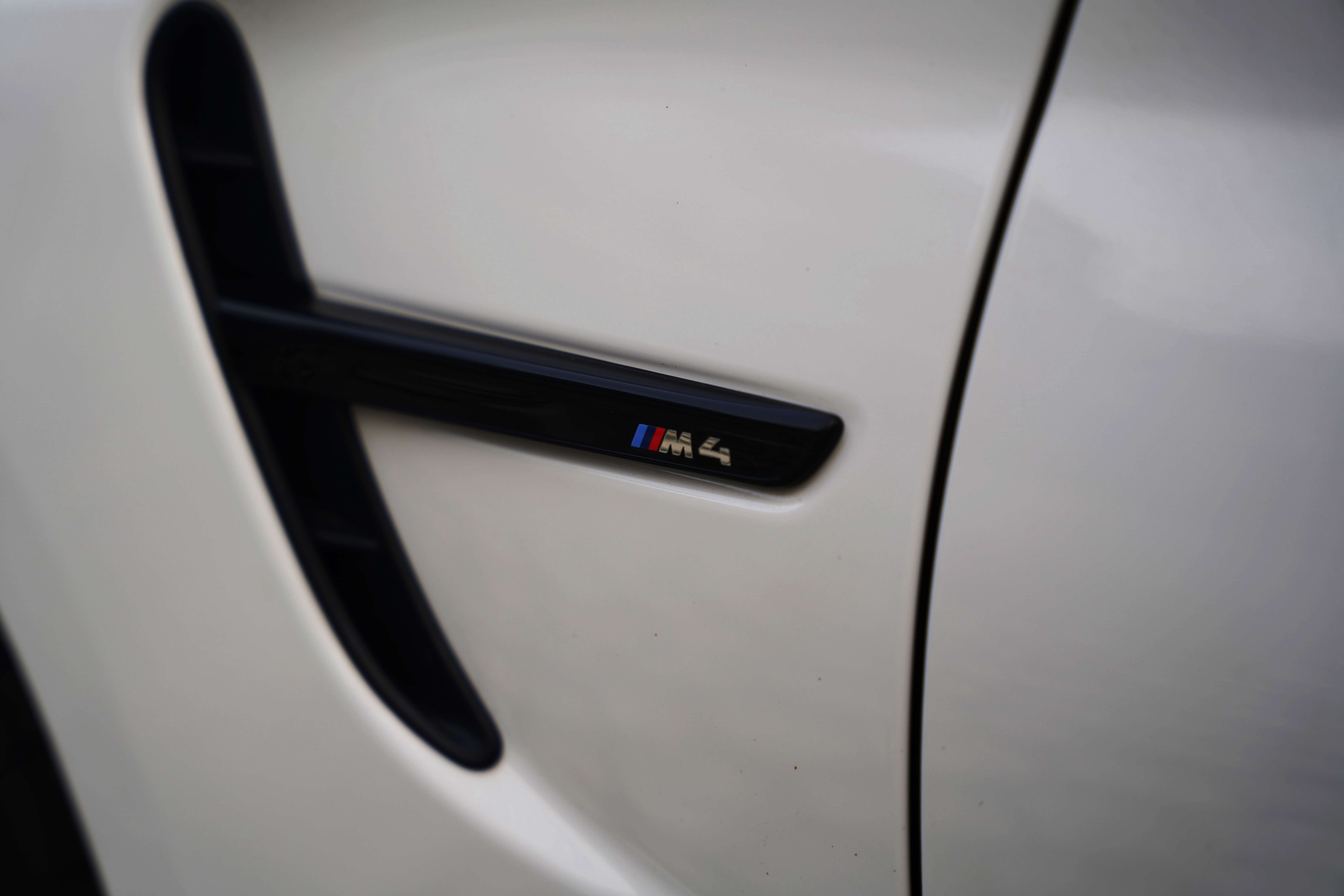 BMW M4 COMPETITION*PACK CARBON*HARMAN KARDON*HUD*SHADOW L