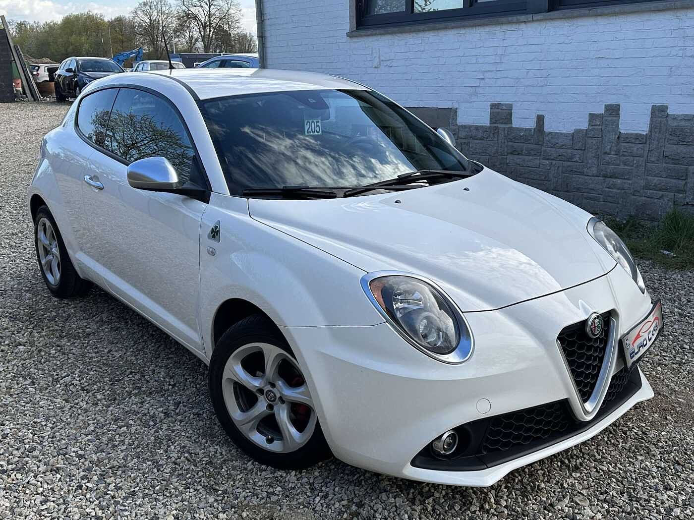 Alfa Romeo MiTo 1.4i Super FAIBLE EN TAXE/CLIM/BLUETOOTH/SENSOR/CRUISE/GARANTIE 12 MOIS