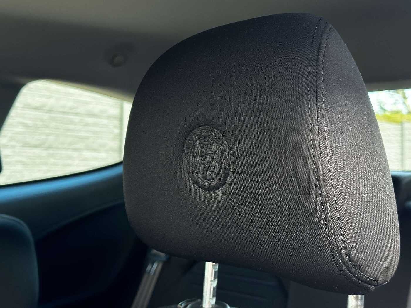 Alfa Romeo MiTo 1.4i Super FAIBLE EN TAXE/CLIM/BLUETOOTH/SENSOR/CRUISE/GARANTIE 12 MOIS