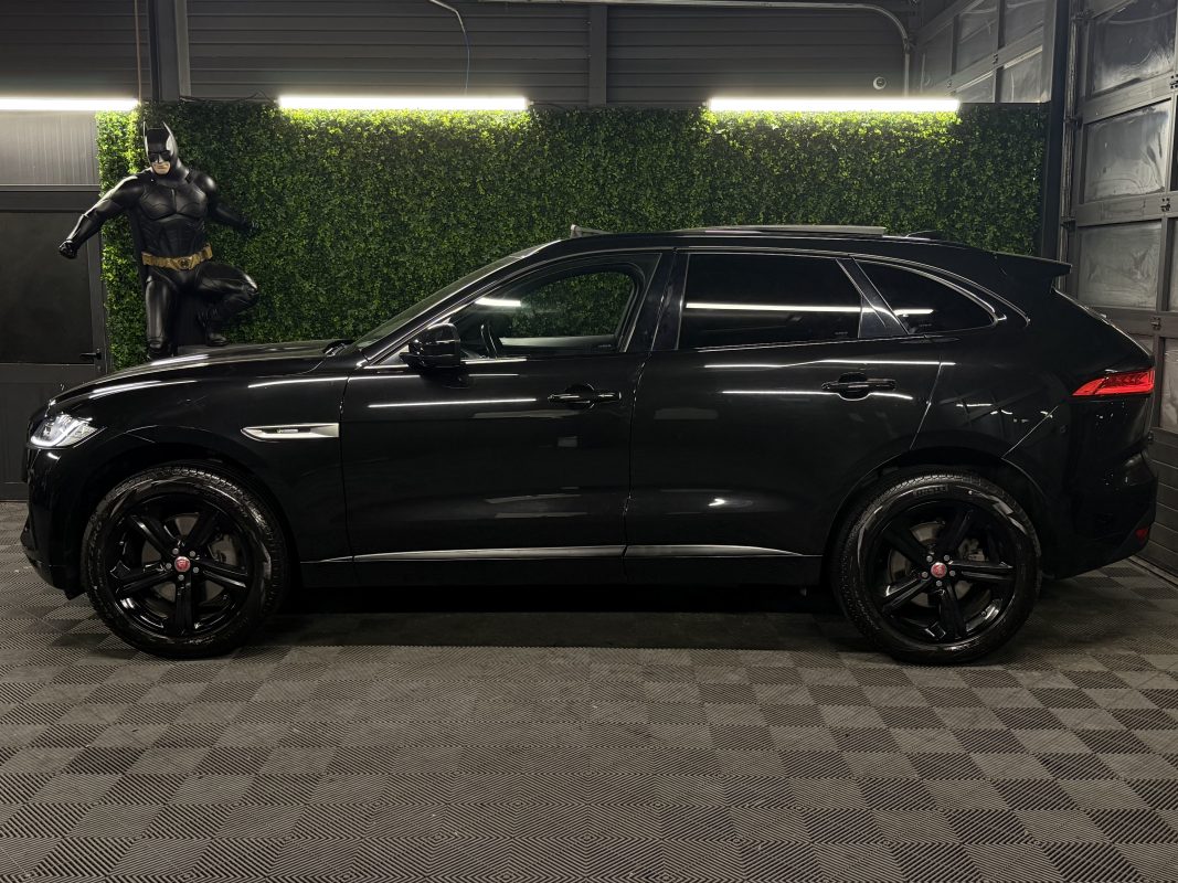 Jaguar F-pace 4x4 2.0 180 Cv BOITE AUTO INTERIEUR CUIR TOIT OUVRANT GRAND GPS - GARANTIE 1 AN