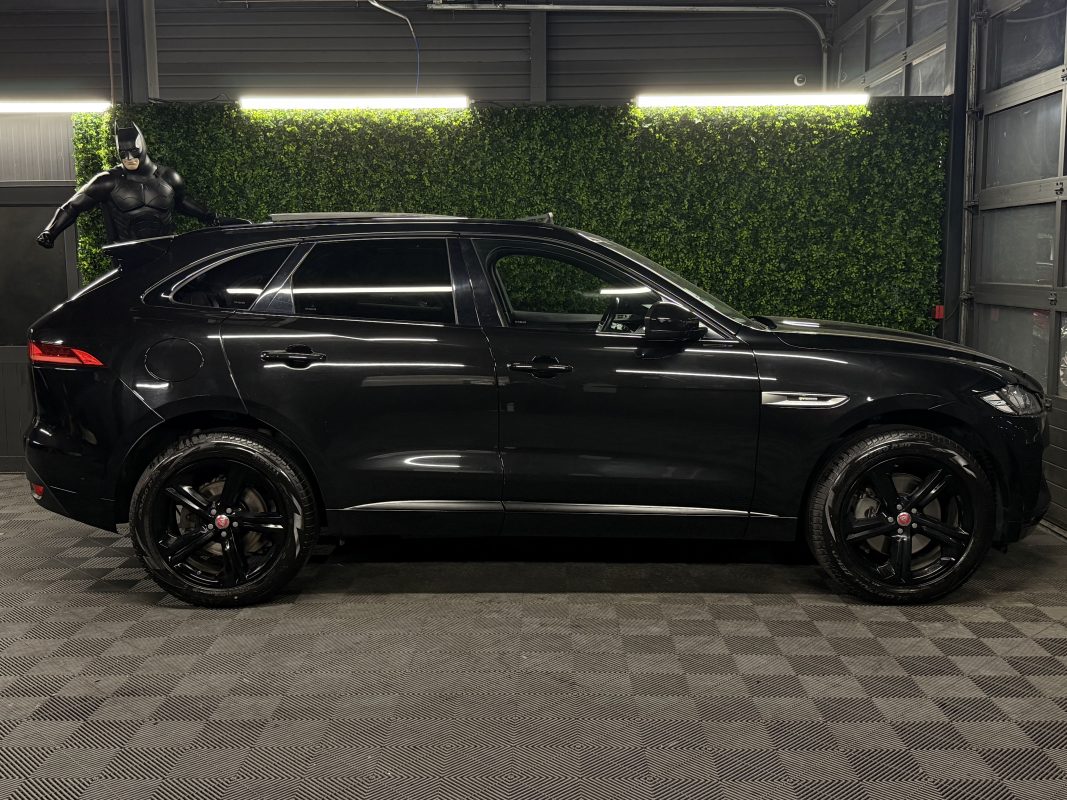 Jaguar F-pace 4x4 2.0 180 Cv BOITE AUTO INTERIEUR CUIR TOIT OUVRANT GRAND GPS - GARANTIE 1 AN