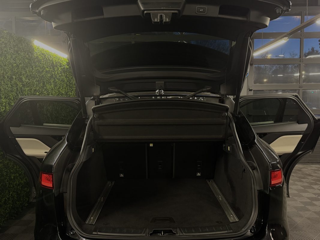 Jaguar F-pace 4x4 2.0 180 Cv BOITE AUTO INTERIEUR CUIR TOIT OUVRANT GRAND GPS - GARANTIE 1 AN