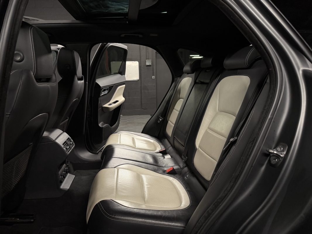 Jaguar F-pace 4x4 2.0 180 Cv BOITE AUTO INTERIEUR CUIR TOIT OUVRANT GRAND GPS - GARANTIE 1 AN