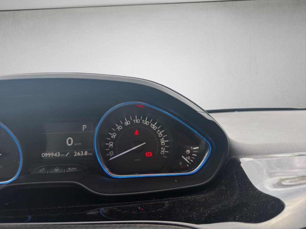 Peugeot 2008 BlueHDi 120ch SS EAT6 Allure