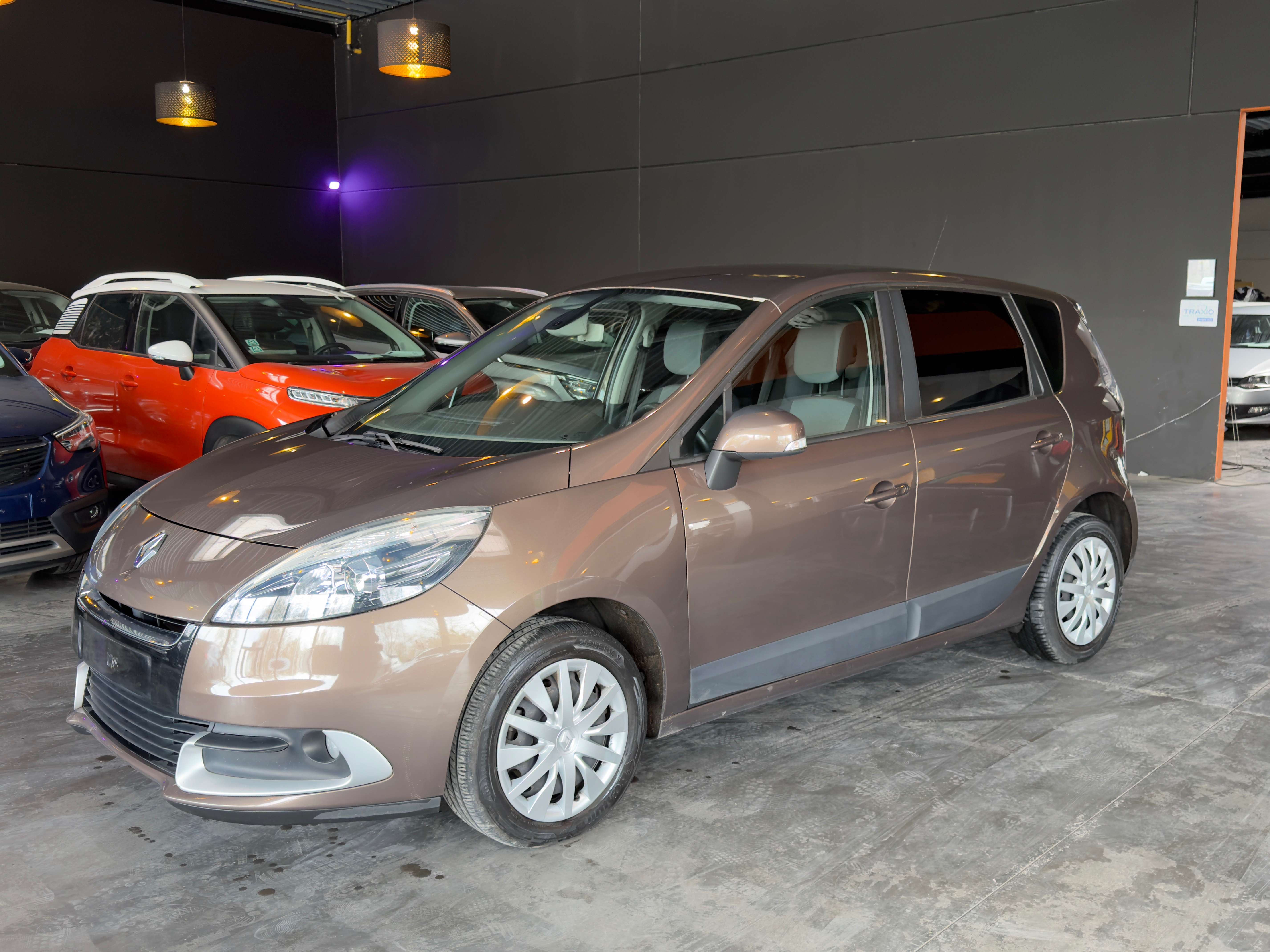 Renault Scenic Scenic 1.6i Latitude/12 mois de garantie