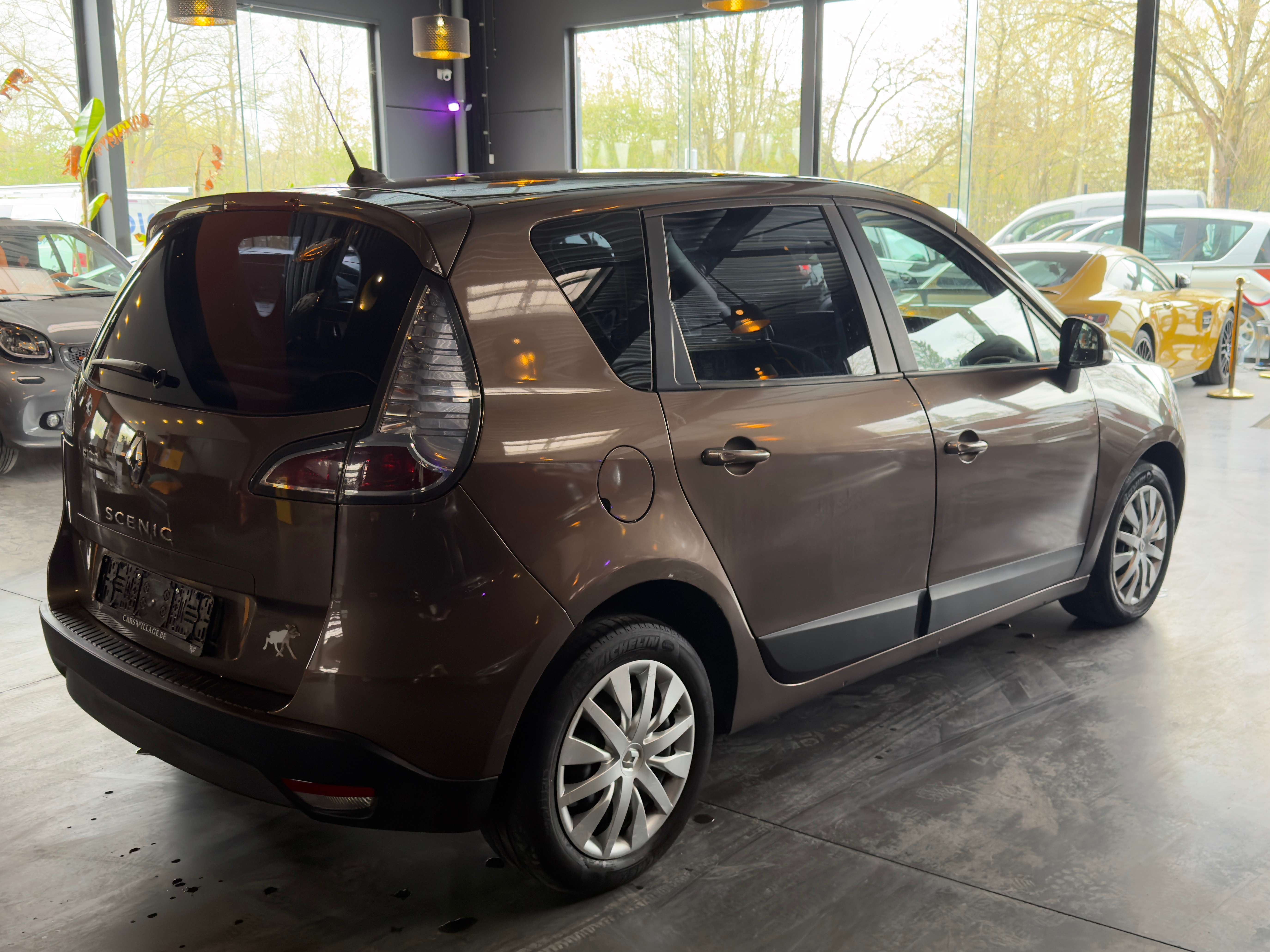 Renault Scenic Scenic 1.6i Latitude/12 mois de garantie