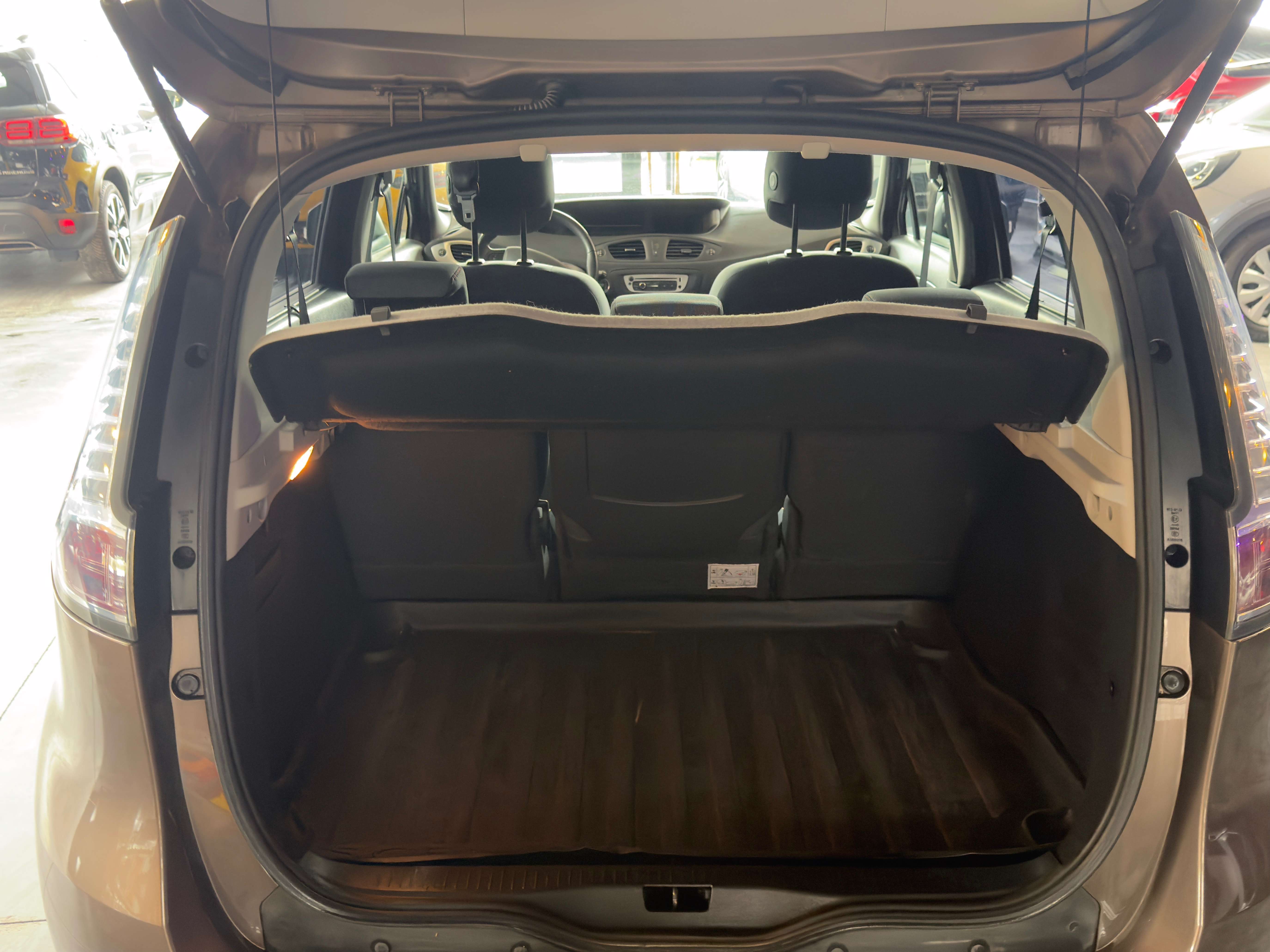 Renault Scenic Scenic 1.6i Latitude/12 mois de garantie