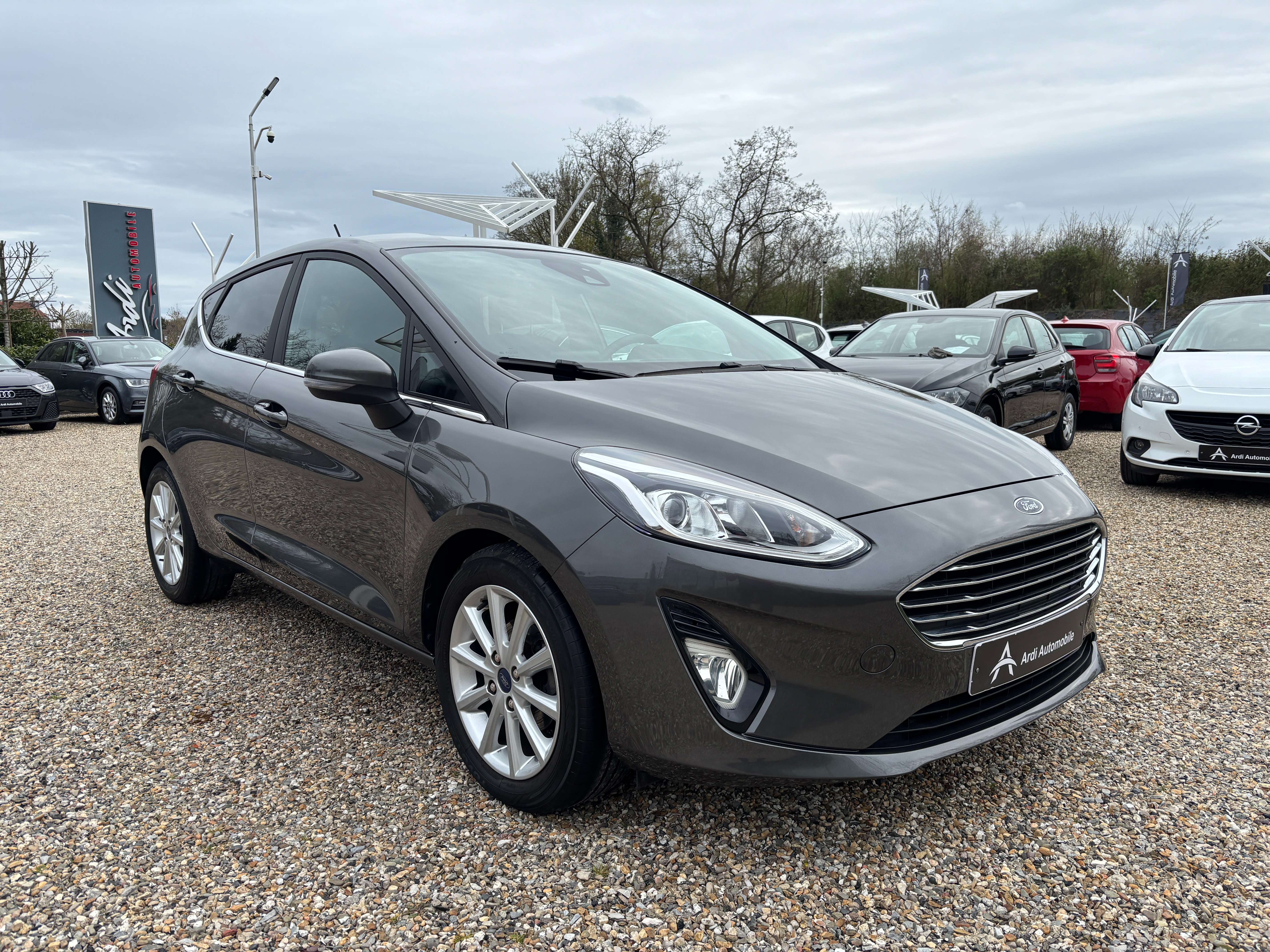 Ford Fiesta 1.0 EcoBoost *CARPLAY*LANE ASSIST*CAPTEUR AR*1ER PROPRIETAIRE*GARANTIE*
