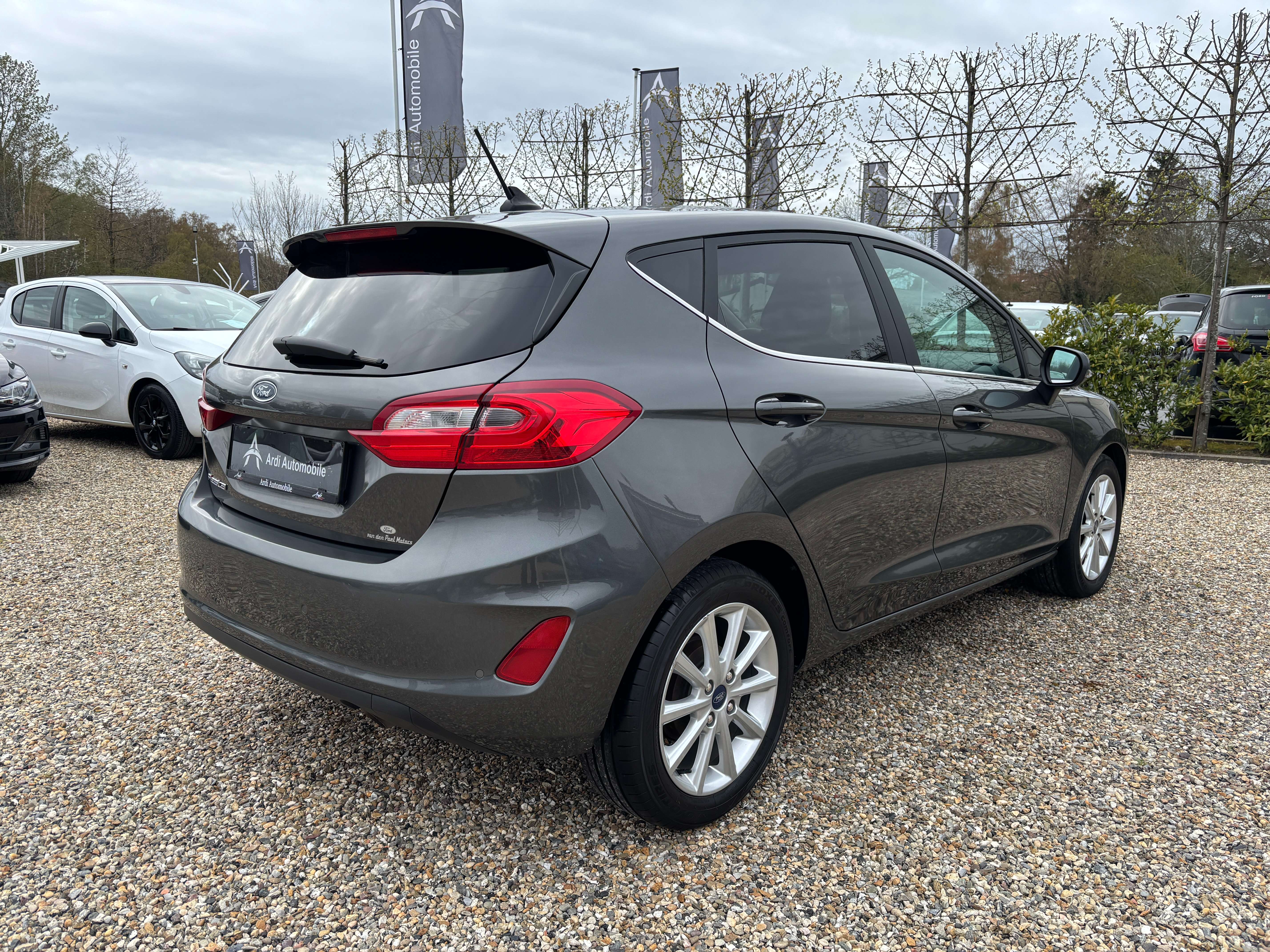 Ford Fiesta 1.0 EcoBoost *CARPLAY*LANE ASSIST*CAPTEUR AR*1ER PROPRIETAIRE*GARANTIE*