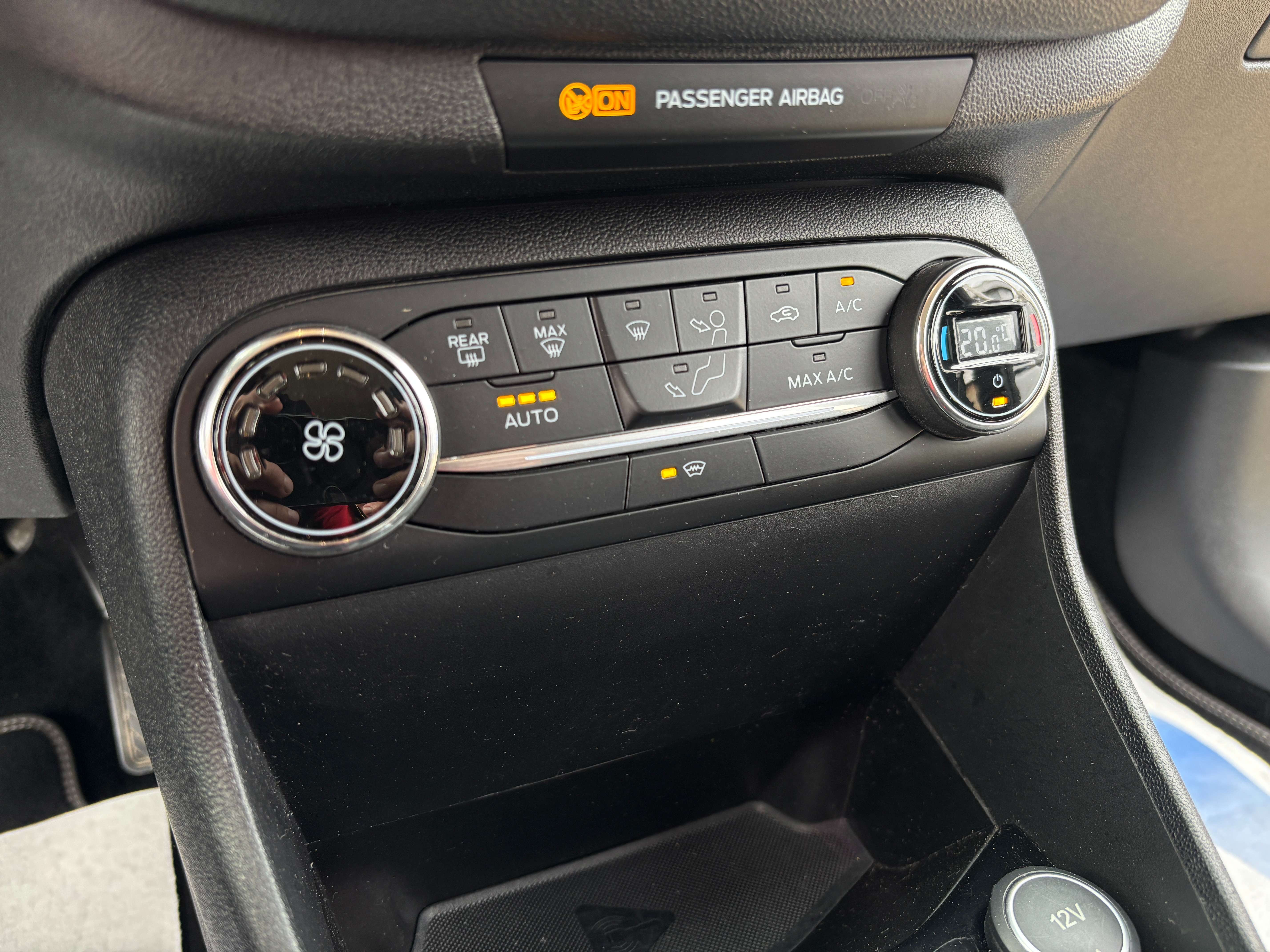 Ford Fiesta 1.0 EcoBoost *CARPLAY*LANE ASSIST*CAPTEUR AR*1ER PROPRIETAIRE*GARANTIE*
