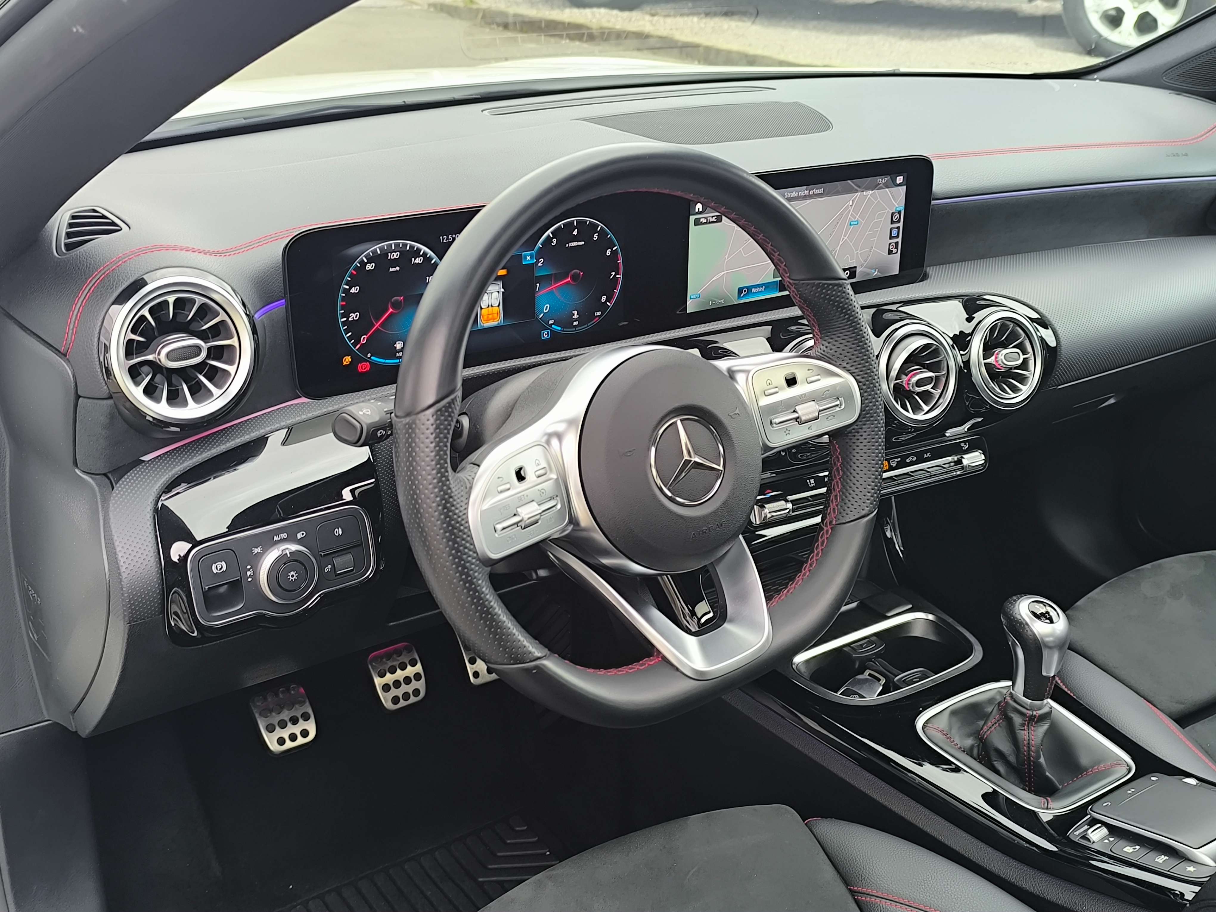 Mercedes-Benz CLA 180 SHOOTING BREAK PACK AMG NIGHT TOIT PANO CUIR  FULL