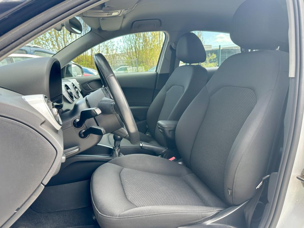 Audi A1 1.6 TDI 90 Ambiente - PACK S line 2013 130 000 km Garantie