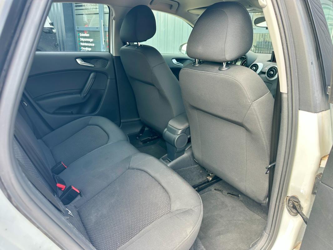 Audi A1 1.6 TDI 90 Ambiente - PACK S line 2013 130 000 km Garantie