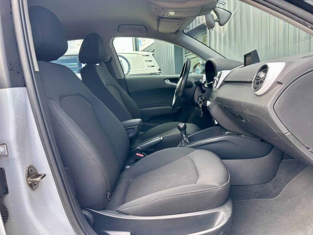 Audi A1 1.6 TDI 90 Ambiente - PACK S line 2013 130 000 km Garantie