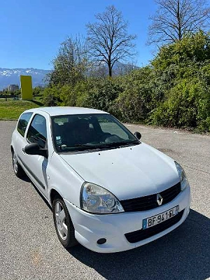 Renault Clio II (2) CAMPUS 1.5 DCI 65 AUTHENTIQUE 3P