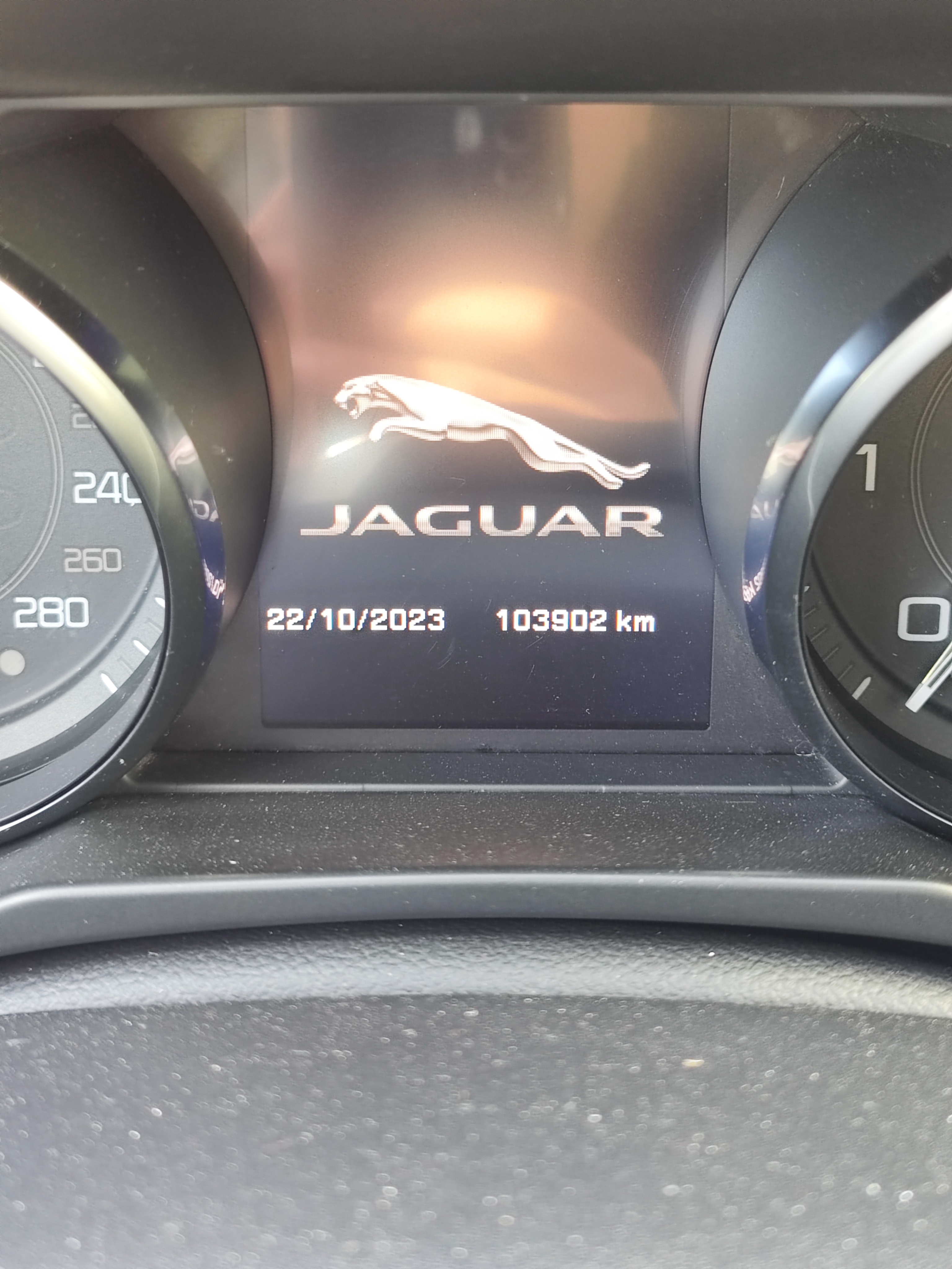 Jaguar Xe 2.0D 180 9CV R-SPORT AWD AUTO