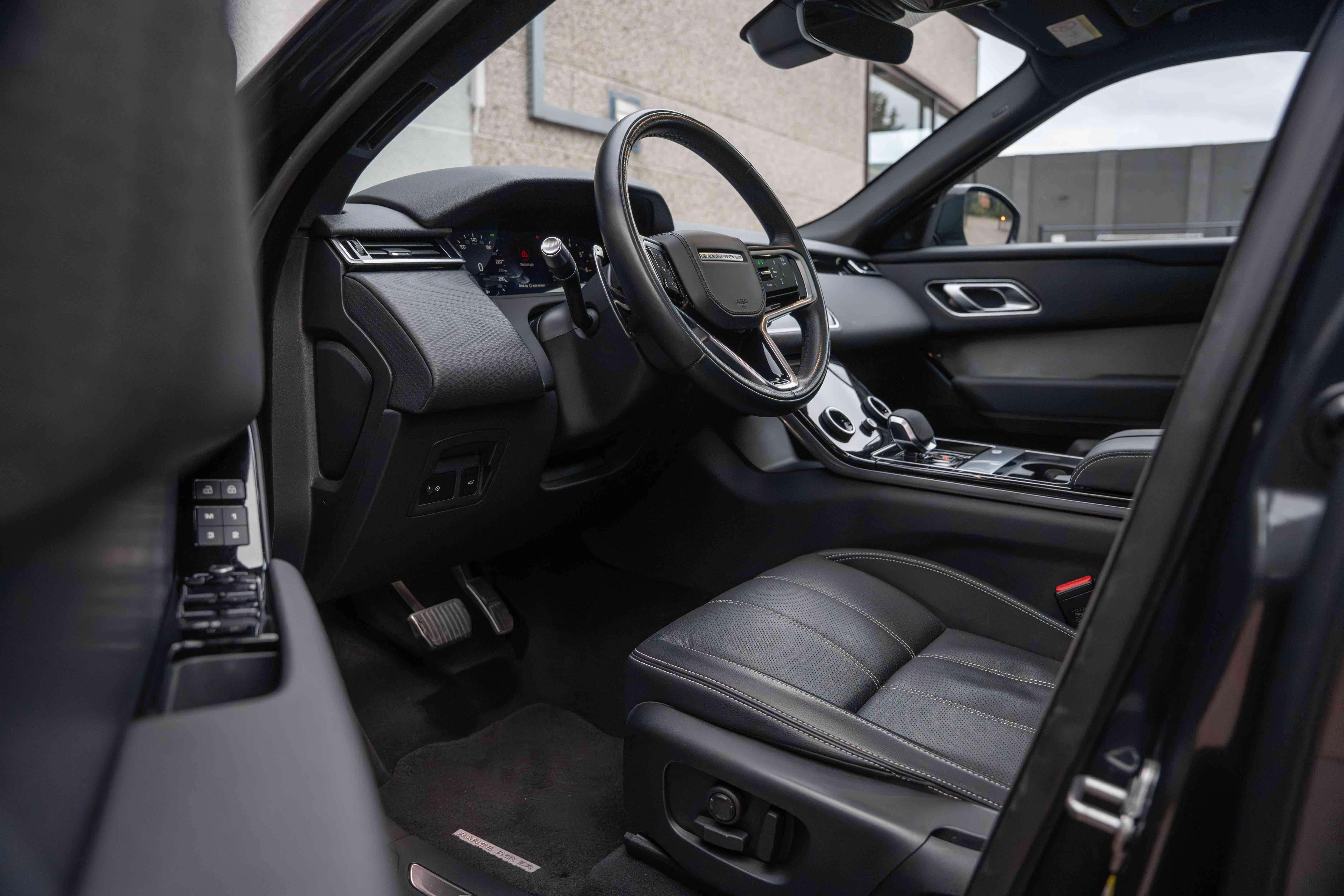 Land Rover Range Rover Velar P-250 R-Dynamic PANO/LED/ACC/MERIDIAN/20'/DIGITALCOCKPIT/LANE