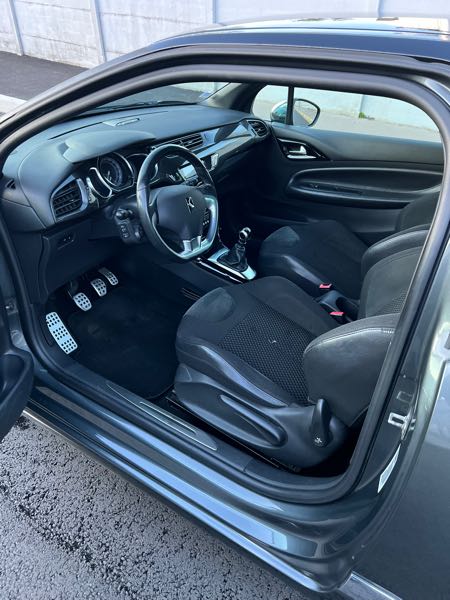 Citroen Ds3 1.6 E-HDI 115 AIRDREAM SPORT CHIC