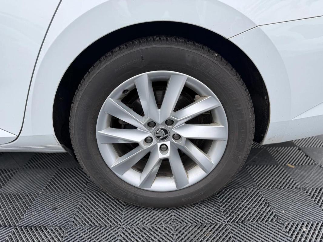 Skoda Superb COMBI 1.5 TSI 150CV ENTRETIEN SKODA - CARPLAY CAMERA DE RECUL RIEN A PREVOIR