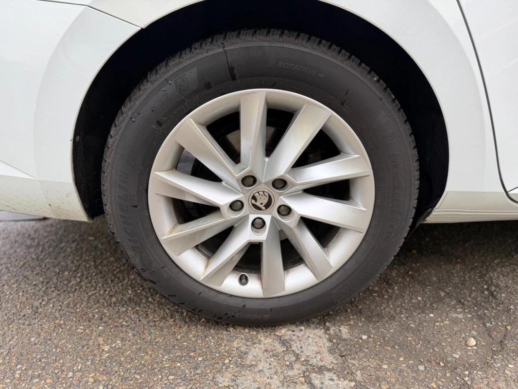 Skoda Superb COMBI 1.5 TSI 150CV ENTRETIEN SKODA - CARPLAY CAMERA DE RECUL RIEN A PREVOIR