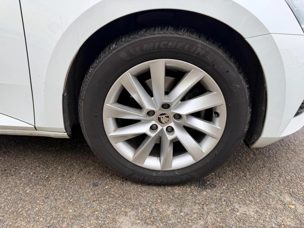 Skoda Superb COMBI 1.5 TSI 150CV ENTRETIEN SKODA - CARPLAY CAMERA DE RECUL RIEN A PREVOIR